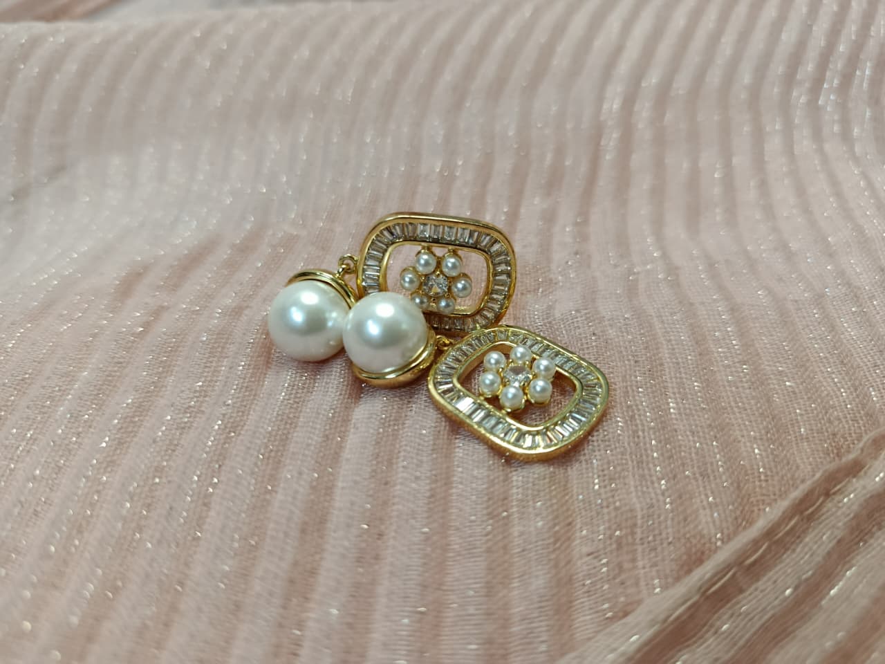 Saphira White Pearl Gold Plated Beauty Earrings