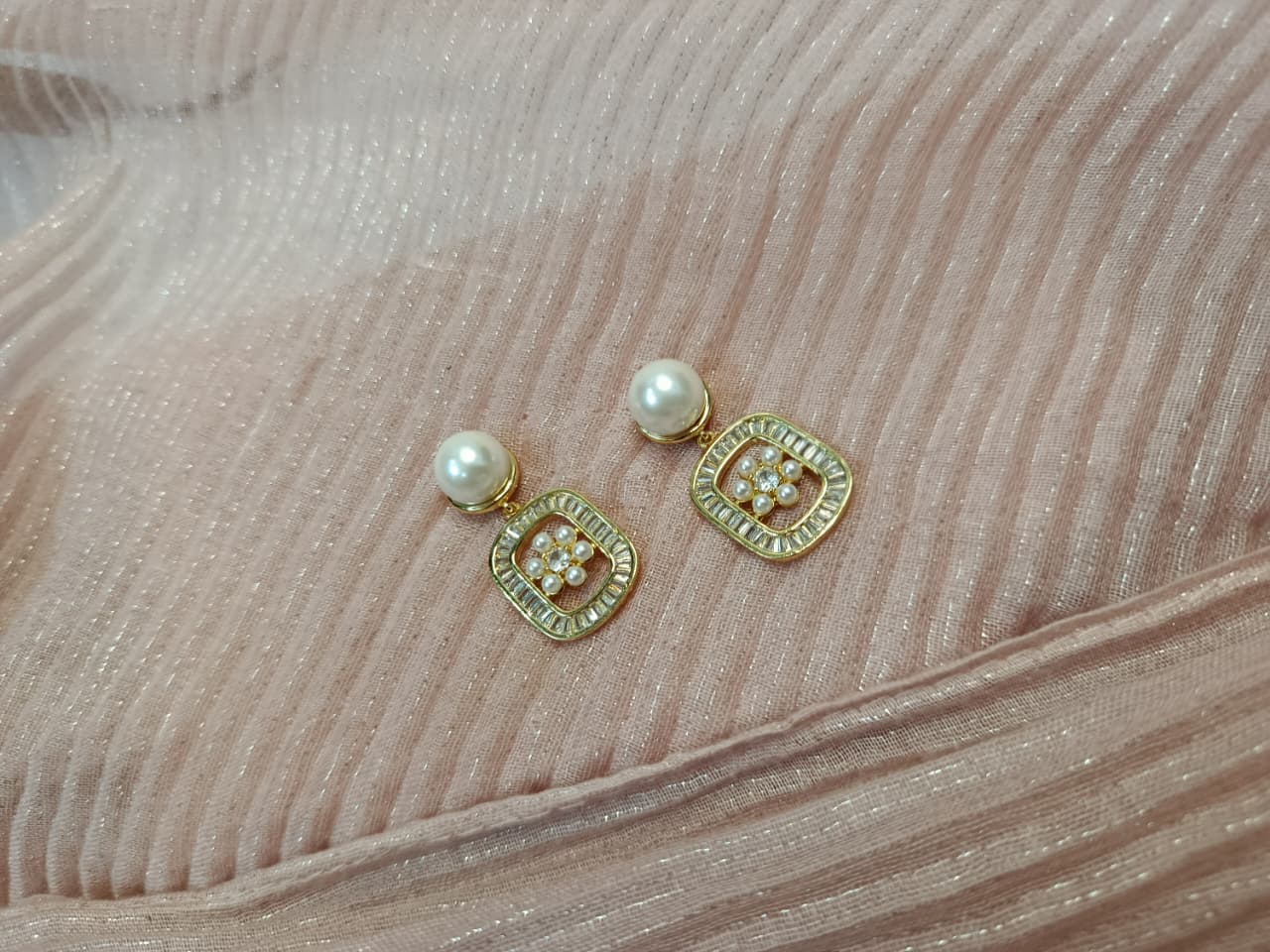 Saphira White Pearl Gold Plated Beauty Earrings